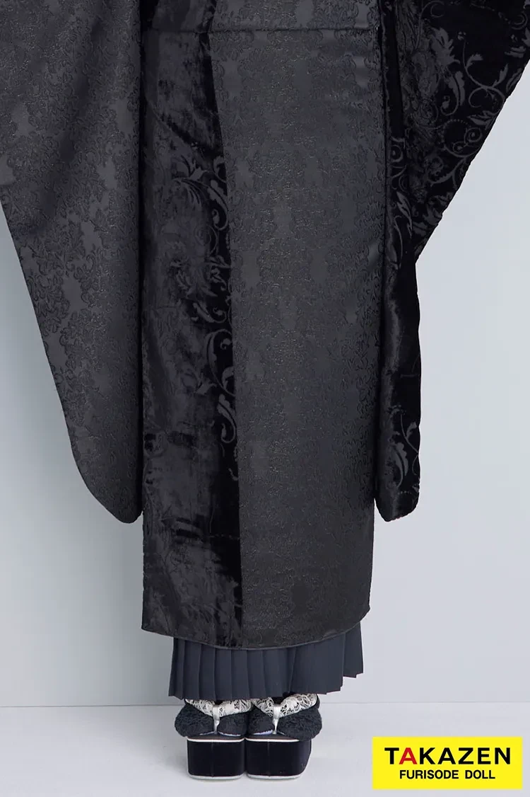 TAKAZENのレンタル振袖 くすみカラーレトロ　黒　ジャガード生地/ベルベット　お洒落　アンティーク調　レースインナー/プリーツスカート　佐藤不二子【通販可】25014