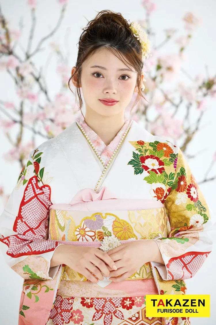 TAKAZENのレンタル振袖 最高級古典柄振袖　吉澤織物/最高級染繍桶絞り友禅　サーモンピンク/白/金　菊柄/吉祥文様　かわいい　南琴奈【通販可】25036