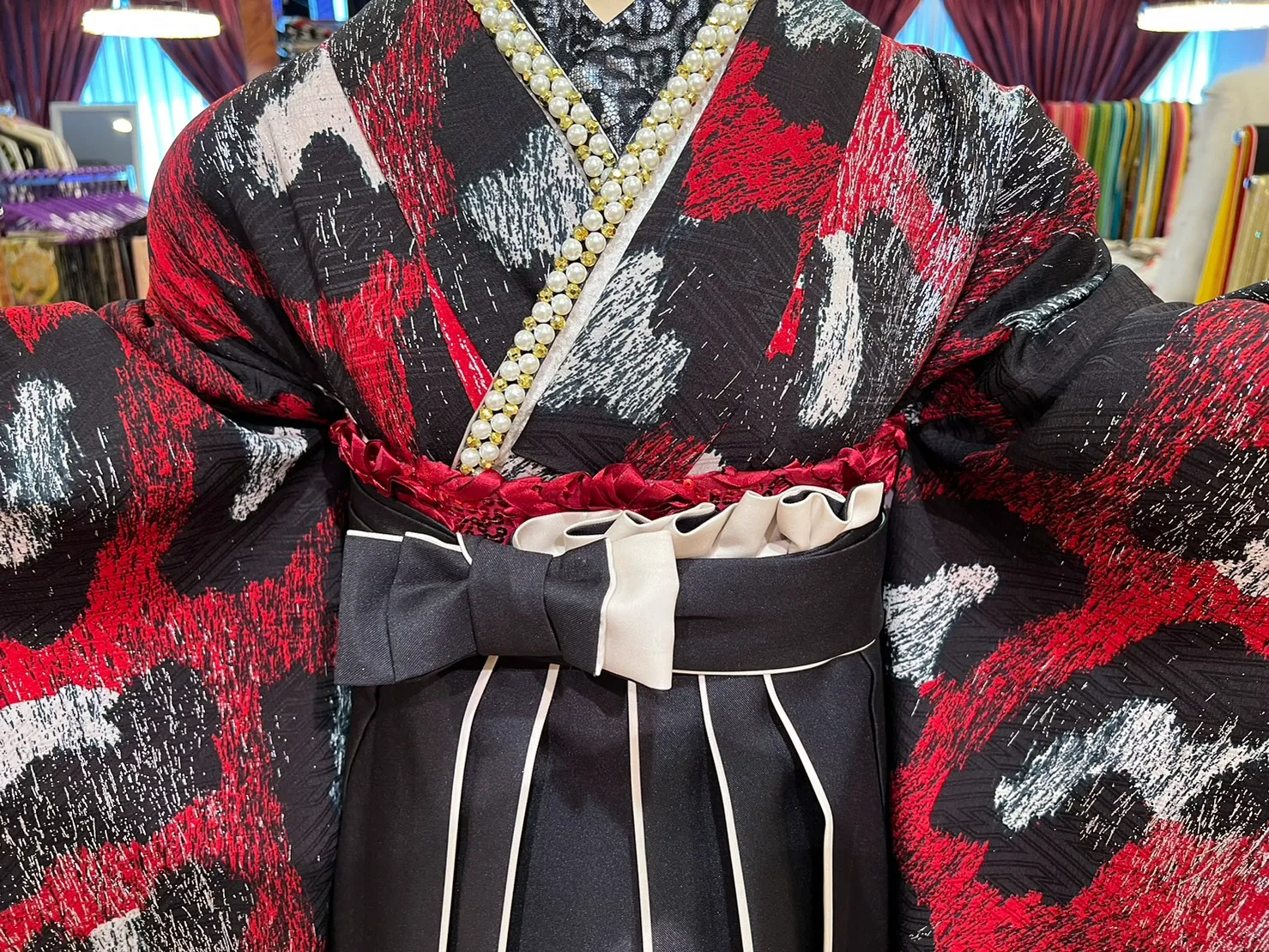 袴　振袖　レンタル　大阪　梅田　安い　かわいい　イマドキ　くすみカラー　レース　オシャレ　派手　被らない　個性的　シンプル　前撮り　ペット可