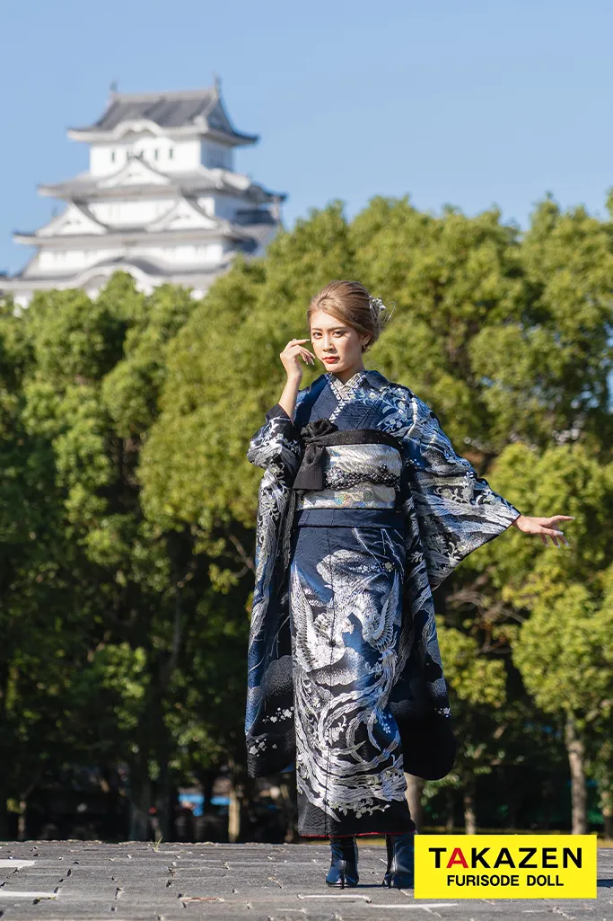 TAKAZENのレンタル振袖 ヴィンテージスタイル　黒/シルバー(銀色)　鳳凰柄　桂由美プレミアム　かっこいい　ブーツスタイル　スワロフスキー付き【通販可】G61