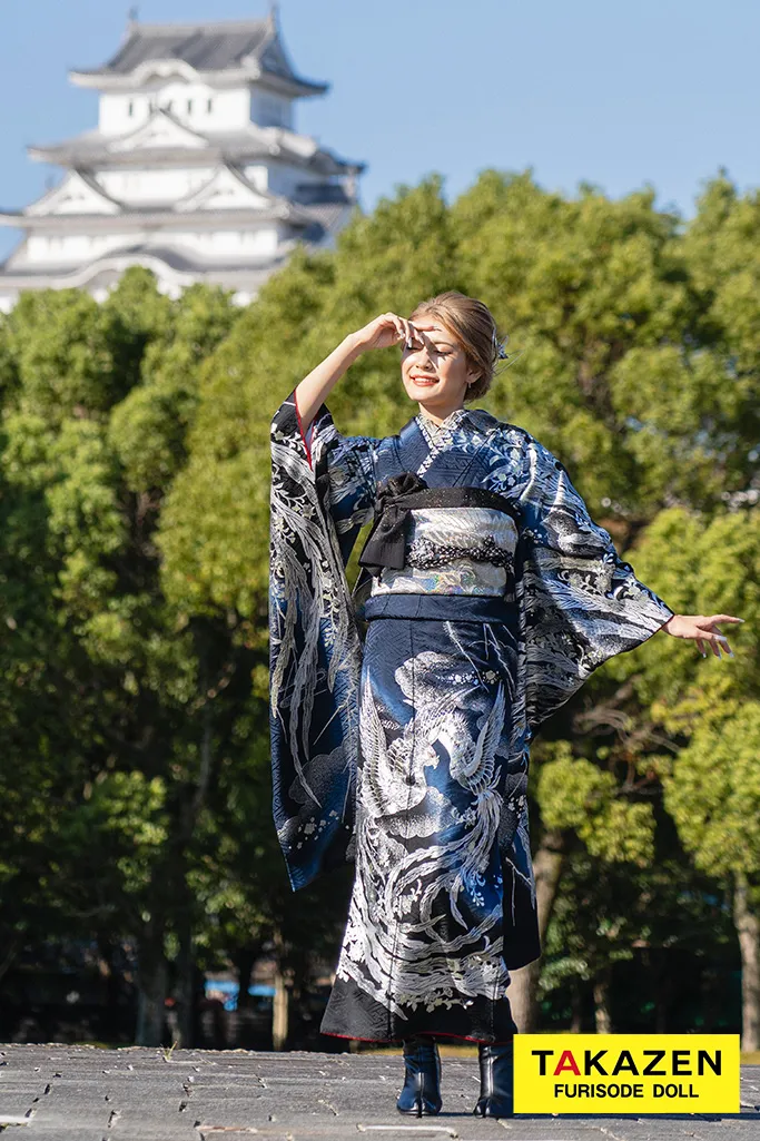 TAKAZENのレンタル振袖 ヴィンテージスタイル　黒/シルバー(銀色)　鳳凰柄　桂由美プレミアム　かっこいい　ブーツスタイル　スワロフスキー付き【通販可】G61