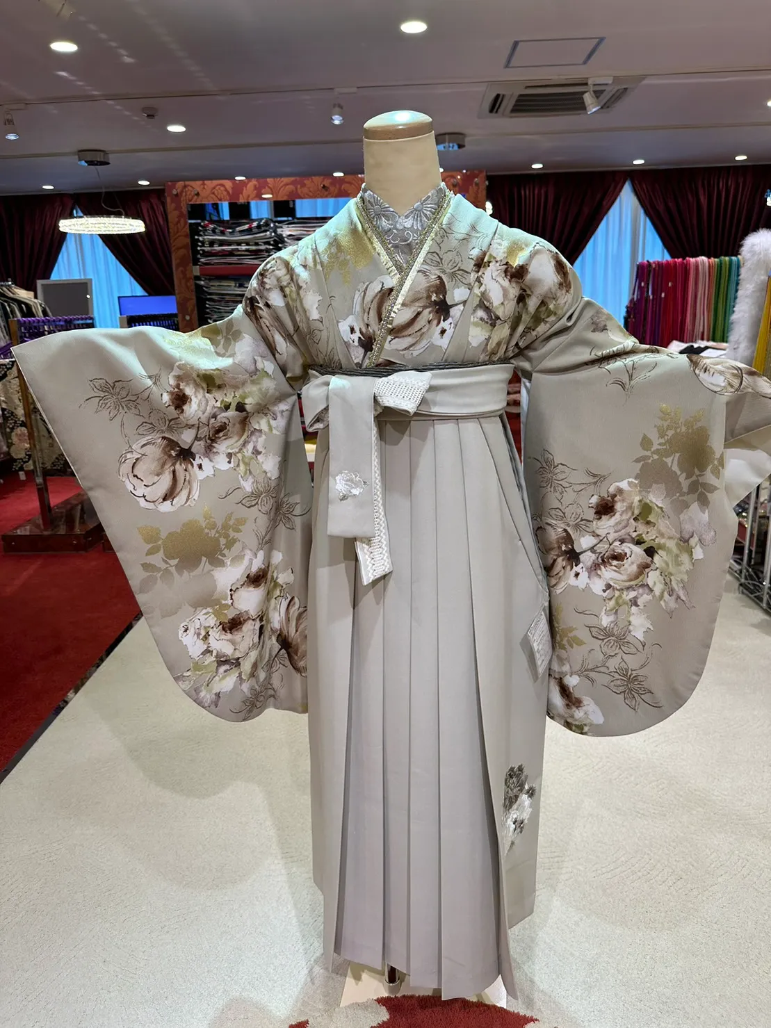 成人式　前撮り　梅田　袴　くすみカラー　かわいい　イマドキ　淡色　古典　タカゼン　撮影