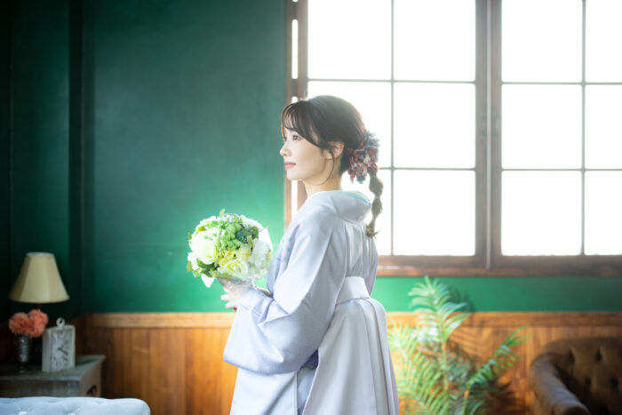 ＜中村里砂さん袴スタイル＞くすみカラーで叶えるドール風コーデ