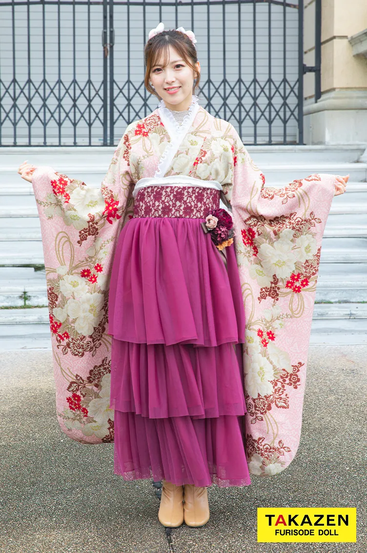 TAKAZENのレンタル袴 くすみカラーレトロ　ピンク/ダスティーカラー　ゴブラン織り風　かわいい　ガーリー　アンティーク調　ブーツコーデ【通販可】R25004