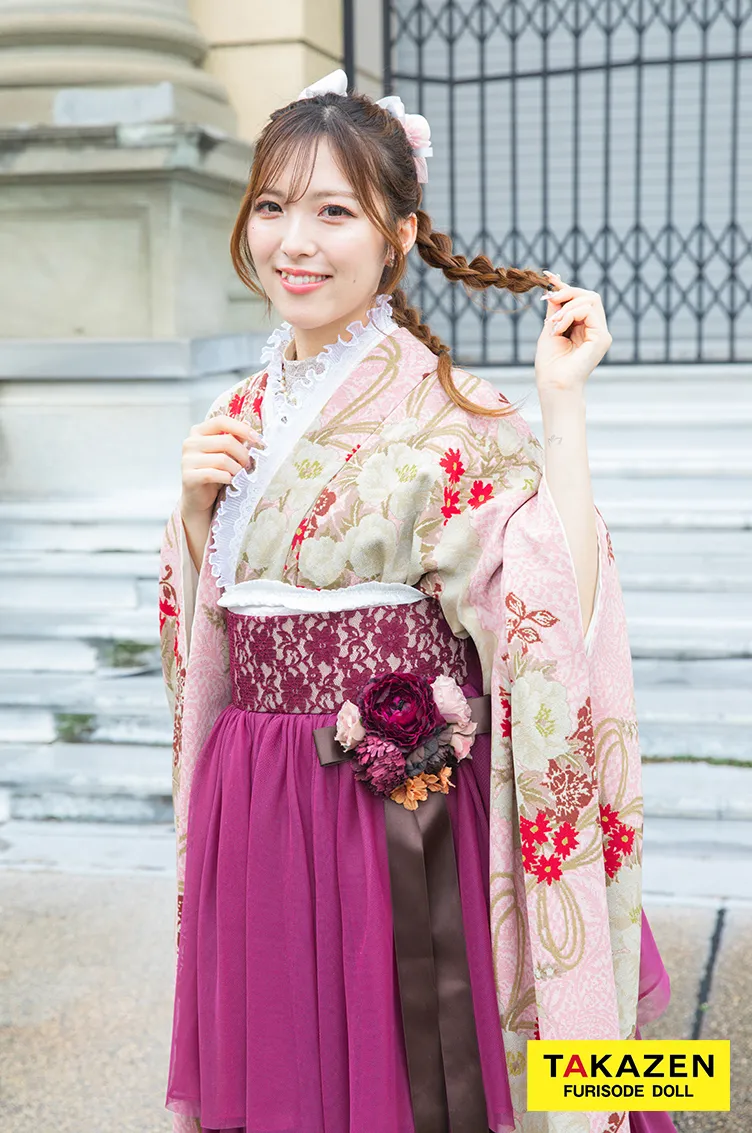 TAKAZENのレンタル袴 くすみカラーレトロ　ピンク/ダスティーカラー　ゴブラン織り風　かわいい　ガーリー　アンティーク調　ブーツコーデ【通販可】R25004