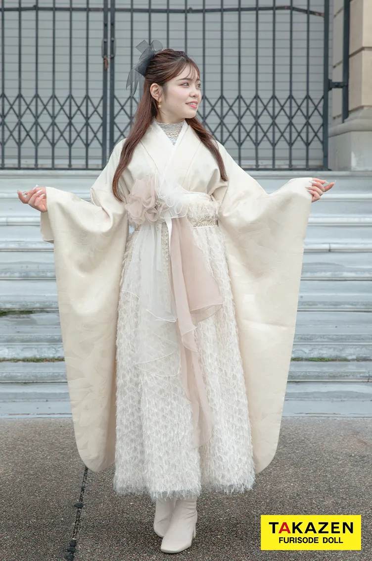 TAKAZENのレンタル袴 最新作レトロ　クリーム/白　無地　シンプル　かわいい　ドレス袴　トレンド　ブーツスタイル　シャギー素材【通販可】R25009