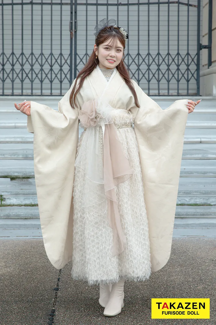TAKAZENのレンタル袴 最新作レトロ　クリーム/白　無地　シンプル　かわいい　ドレス袴　トレンド　ブーツスタイル　シャギー素材【通販可】R25009