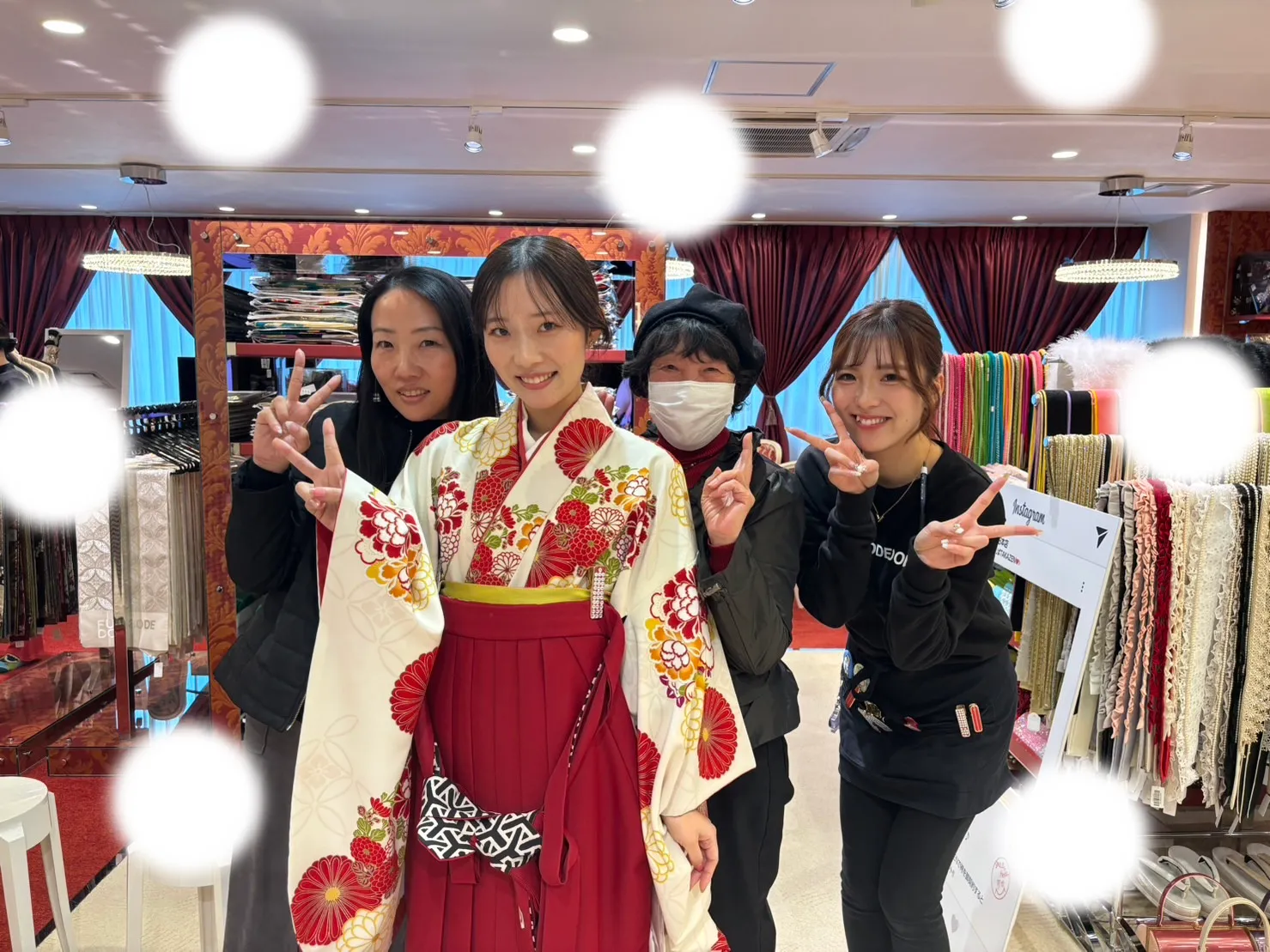 TAKAZEN大阪梅田本店　袴レンタル　赤