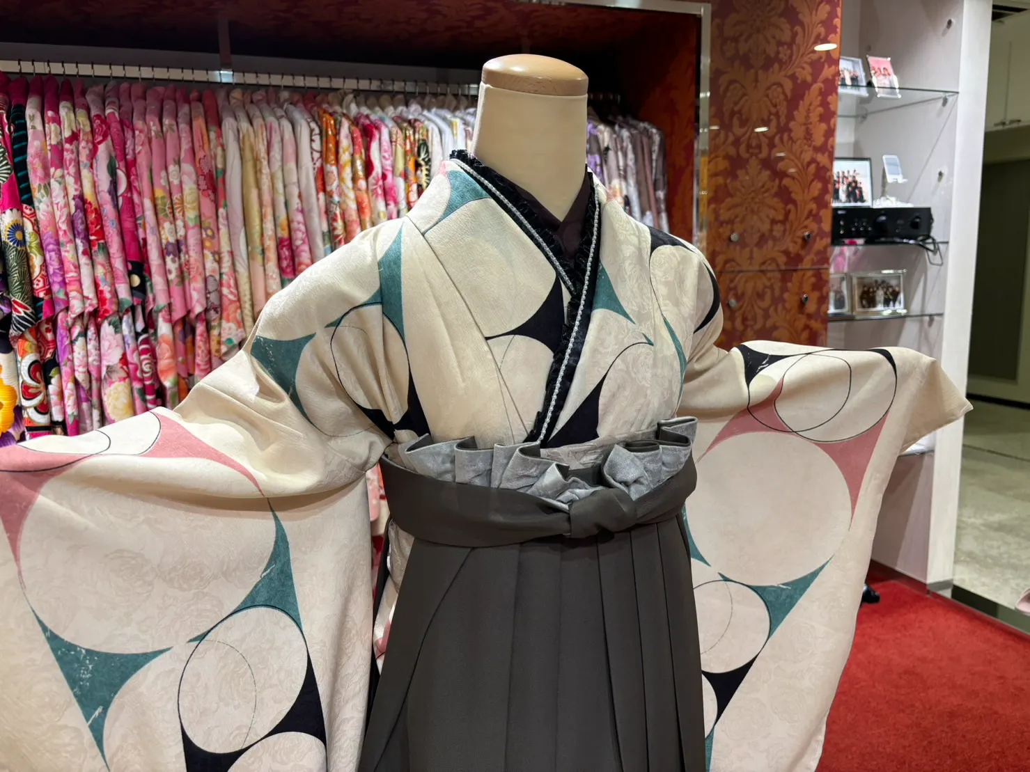成人式　卒業式　TAKAZEN 袴レンタル