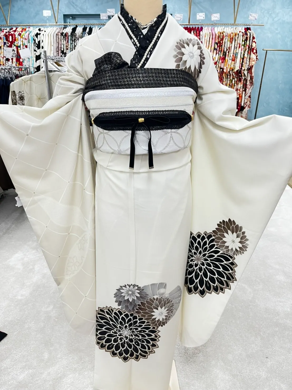 振袖レンタル　シンプル　ワンポイント　白地