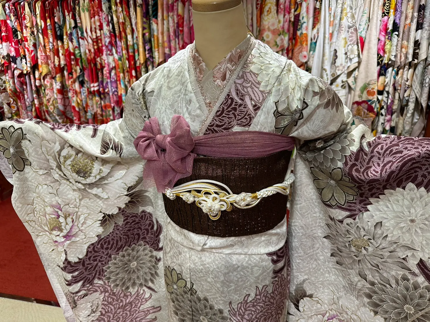 振袖　レンタル　大阪　梅田　中村里砂　かわいい　新作　オシャレ　ピンク　くすみカラー