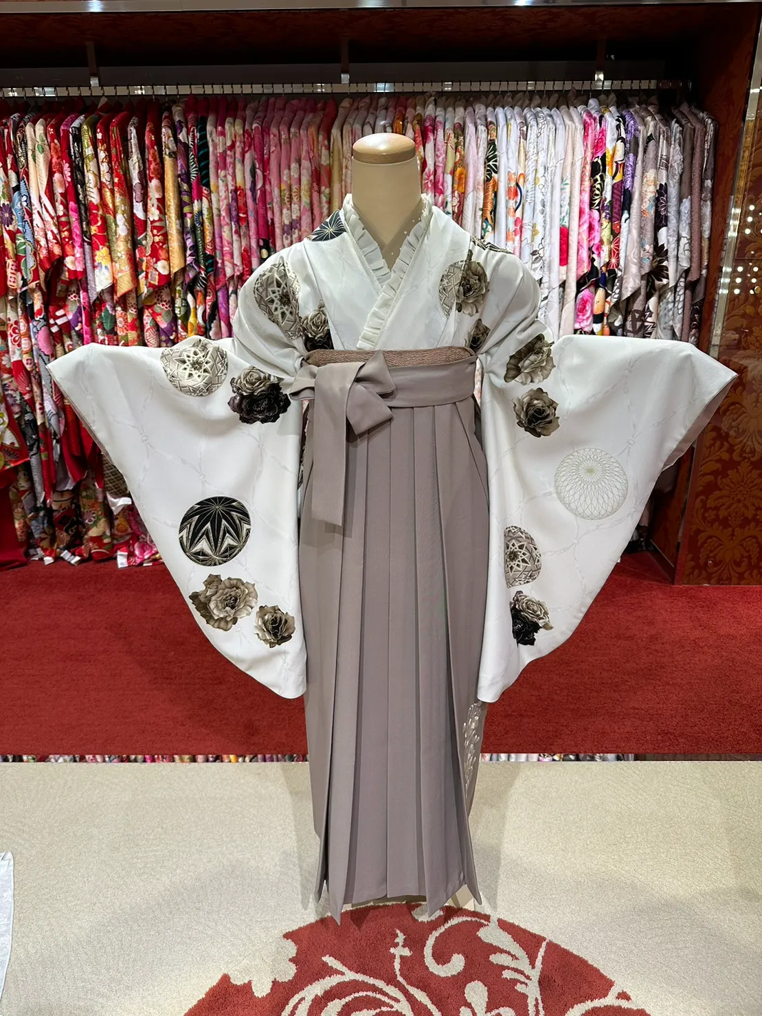 袴レンタル　振袖レンタル　中村里砂　イマドキ　新作　くすみカラー　かわいい　大阪　梅田