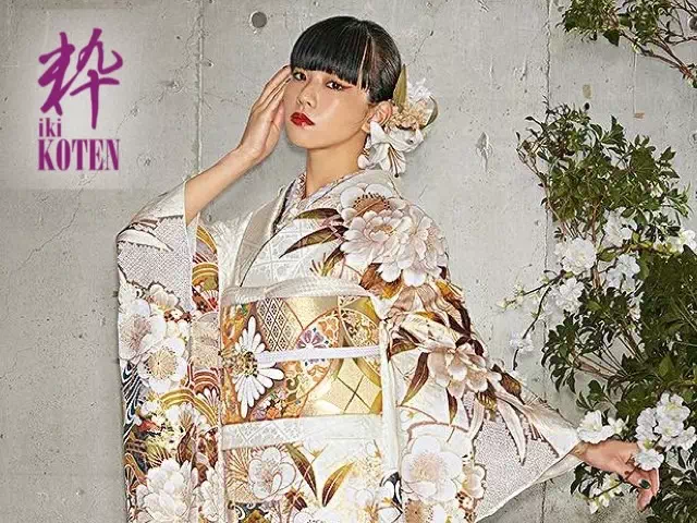 【TAKAZEN姫路店】♡10日　大人気！！白×金のイマドキで豪華で渋かっこいいシックなお振袖のご紹介♡