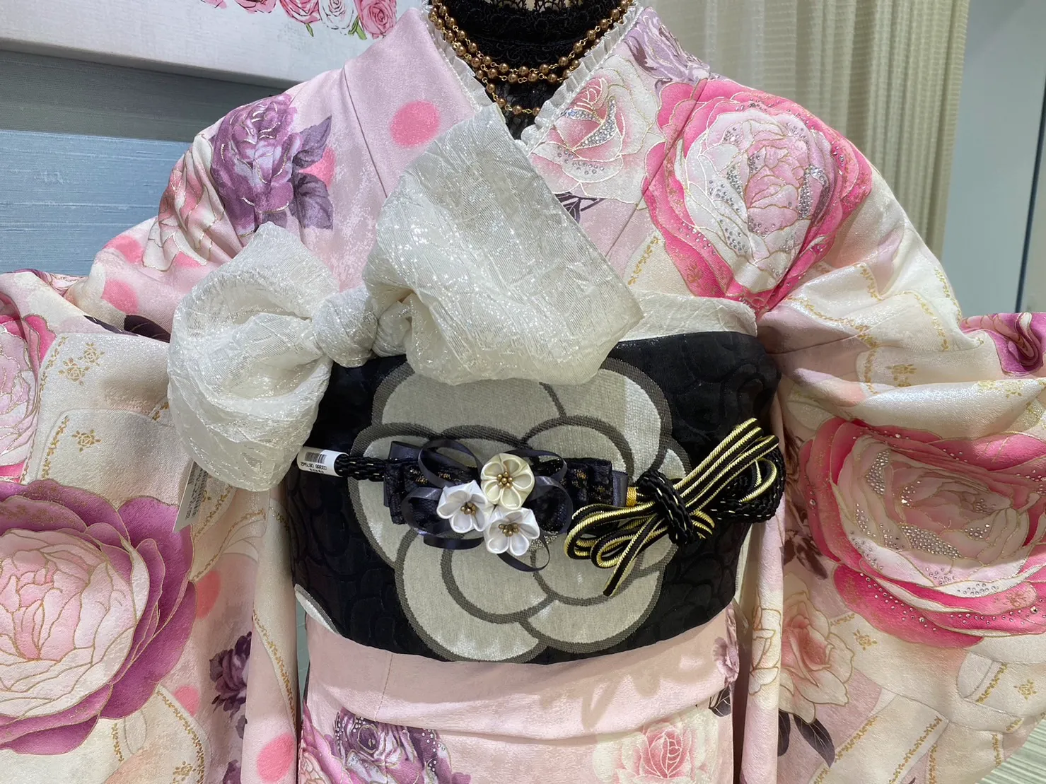 2024　2025　成人式　振袖レンタル　レース　最新小物　堺　振袖　キラキラ　可愛い　ピンク　紫　黒　クロミ　マイメロ