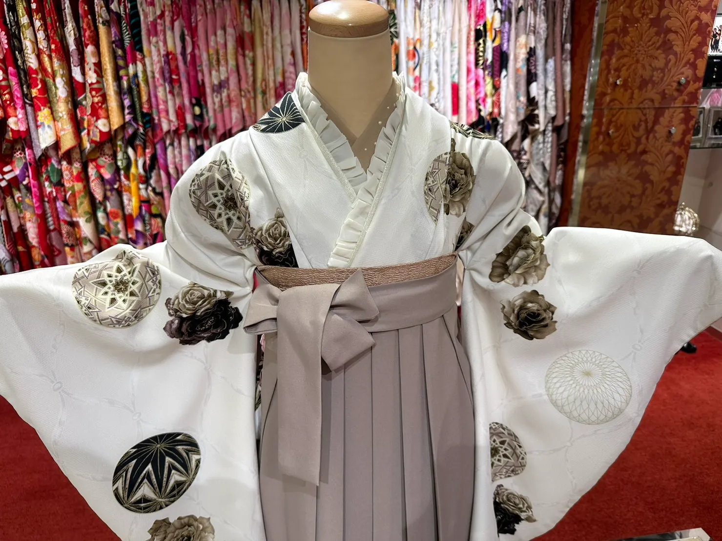 袴レンタル　振袖レンタル　中村里砂　イマドキ　新作　くすみカラー　かわいい　大阪　梅田