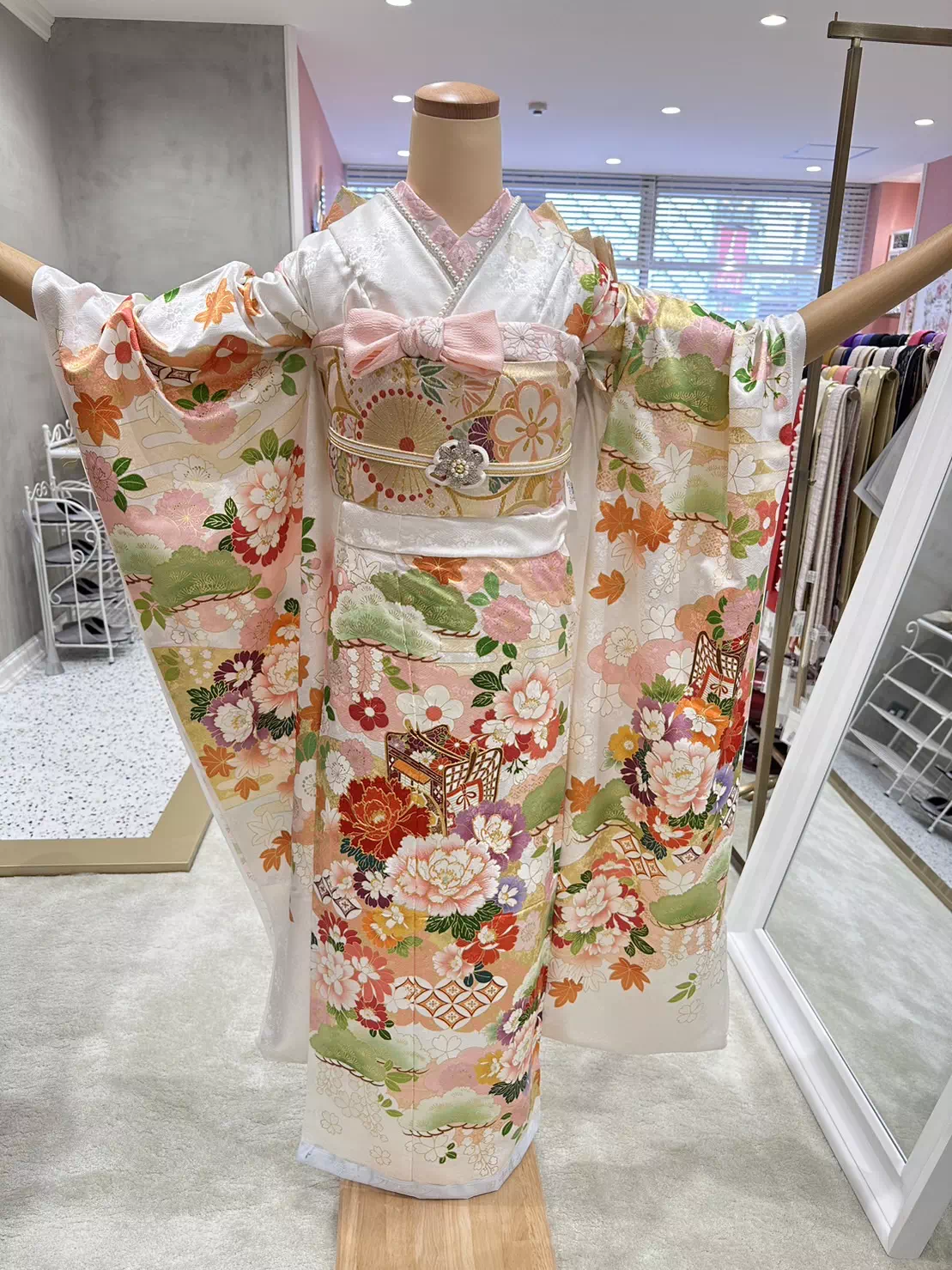 TAKAZEN姫路店　姫路市　成人式　卒業式　袴　振袖　イマドキ振袖　古典柄　口コミ　振袖レンタル　イマドキコーディネート　姫路市振袖レンタル　takazen　2024年成人 2025年成人　成人式　