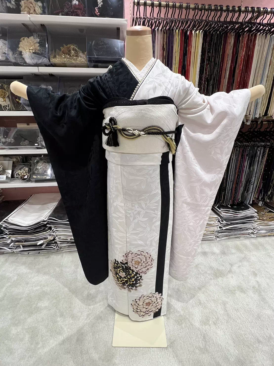 TAKAZEN姫路店　姫路市　成人式　卒業式　袴　振袖　白×黒　