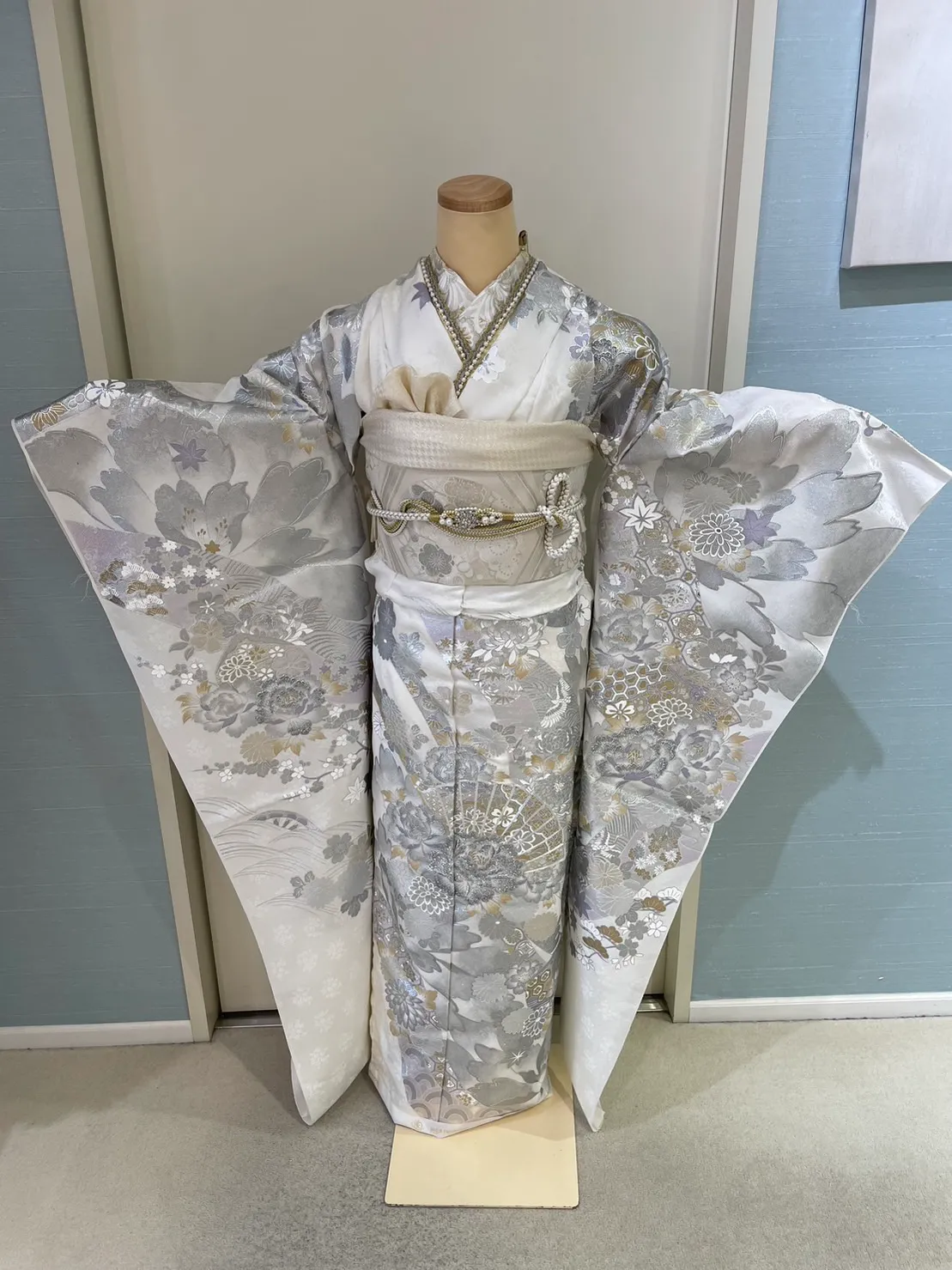 振袖　レンタル　オシャレ　桂由美プレミアム/最高級金駒金彩刺繍友禅/白金/古典柄一番人気　扇面柄　キレイめ　キラキラ　スワロフスキー　高級感