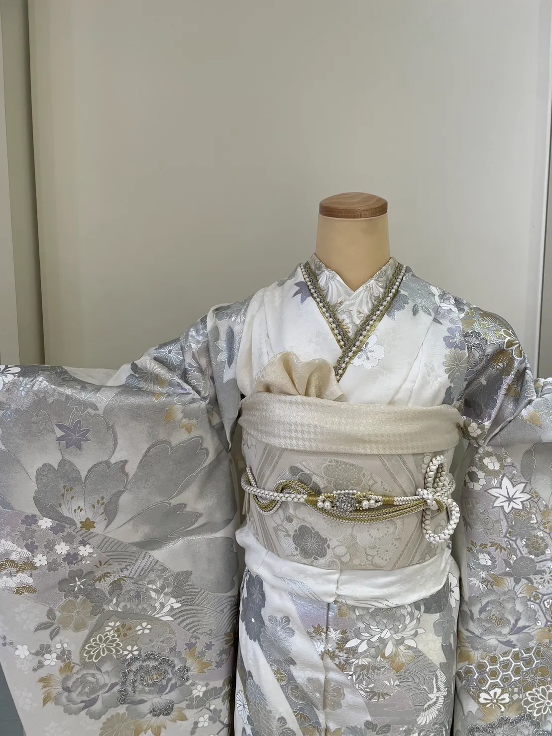 振袖　レンタル　オシャレ　桂由美プレミアム/最高級金駒金彩刺繍友禅/白金/古典柄一番人気　扇面柄　キレイめ　キラキラ　スワロフスキー　高級感　