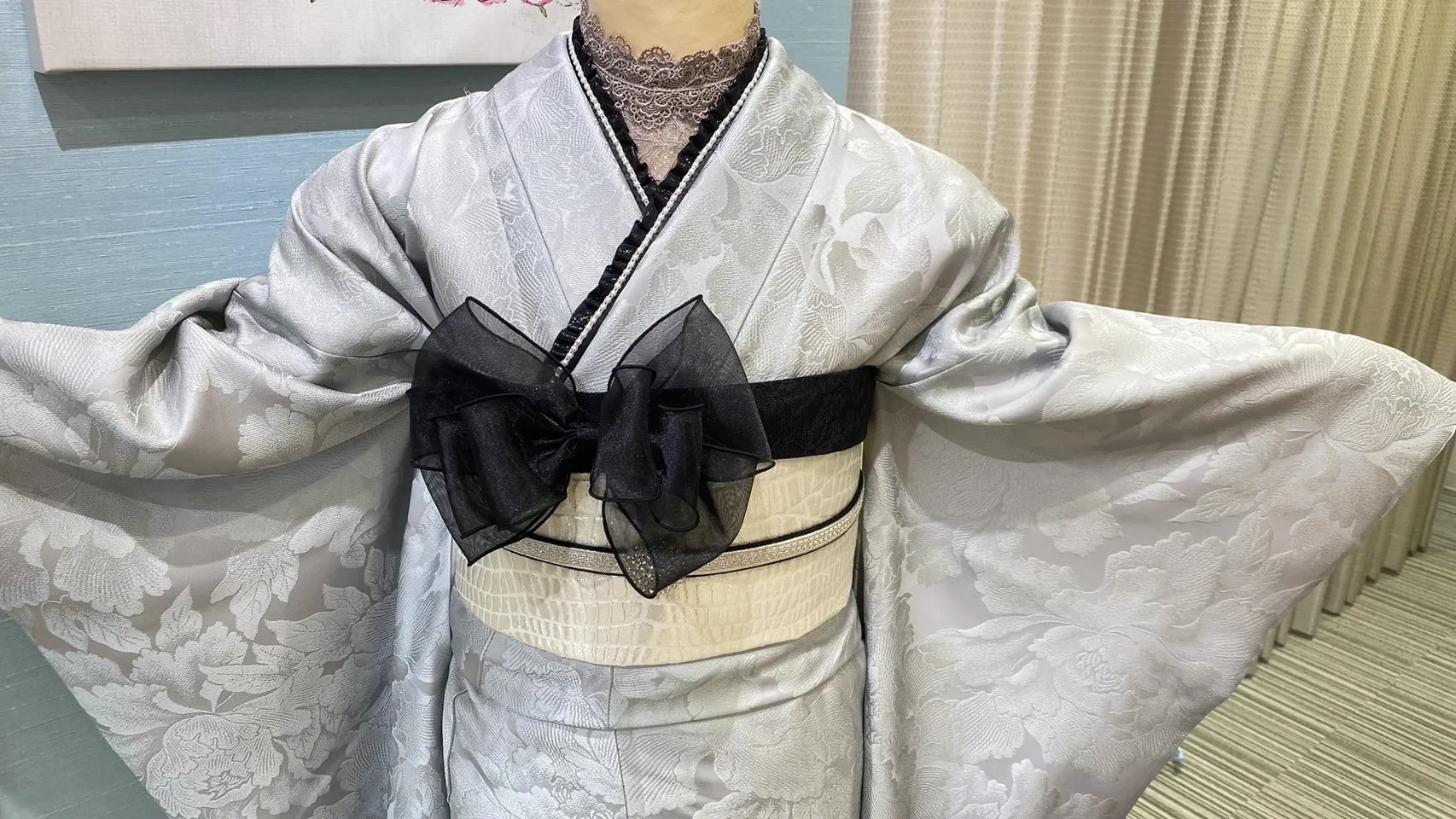 成人式　振袖レンタル　成人式振袖　水色　キラキラ　かわいい　ブラック　リボン