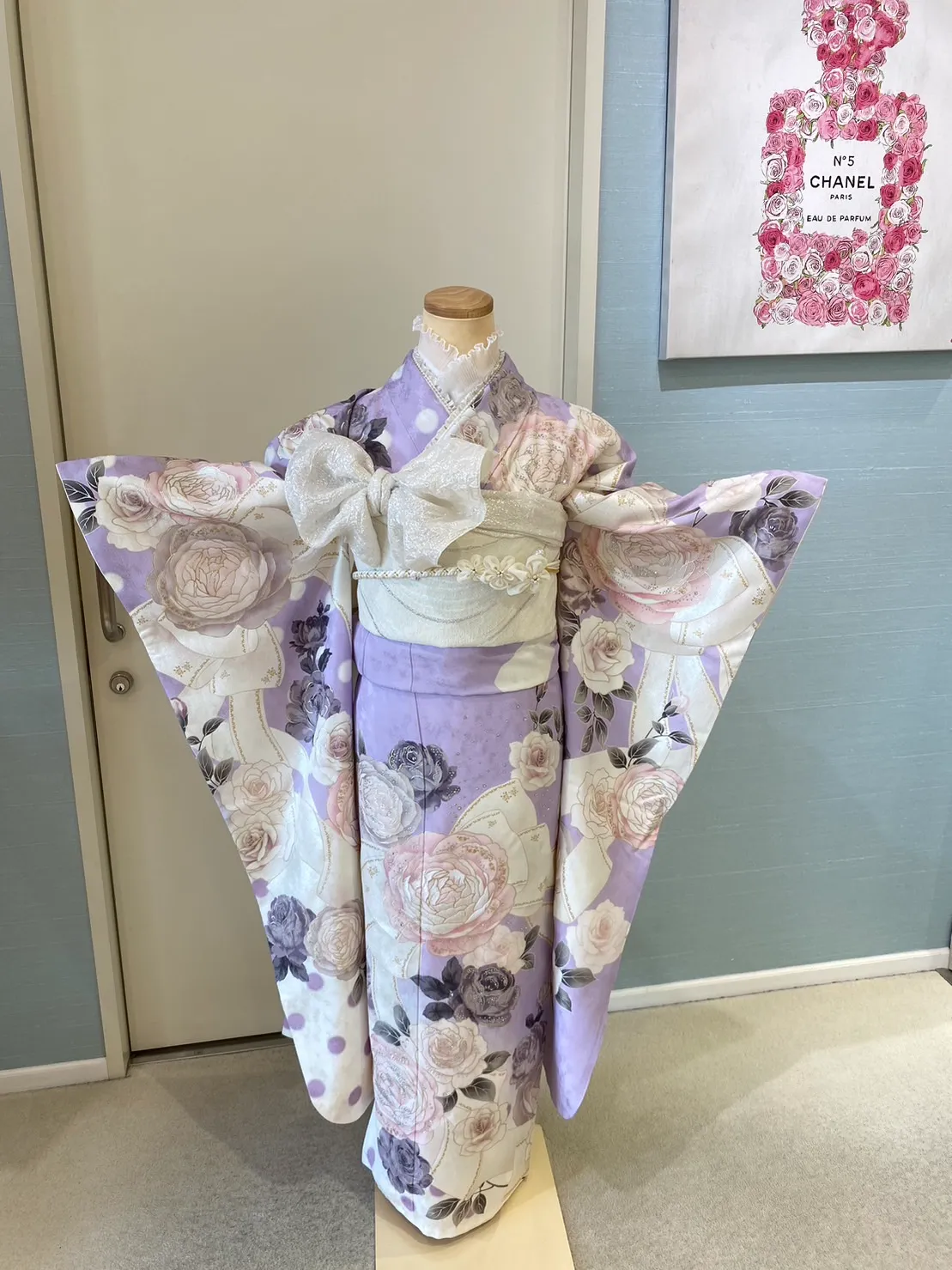 成人式　振袖レンタル　成人式振袖　ヘップバーン　キラキラ　カワイイ　シャネルカラー　リボン　パープル　紫