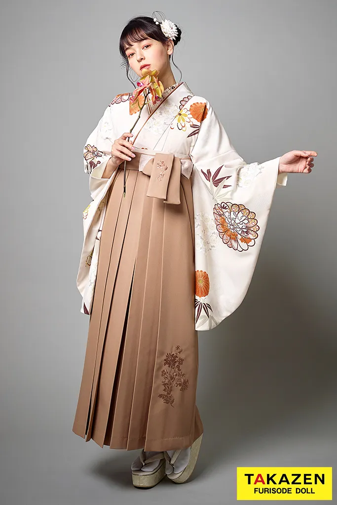 TAKAZENのレンタル袴 正統派古典　クリーム/オフホワイト　菊柄　はんなり　上品　シンプル【通販可】R25035