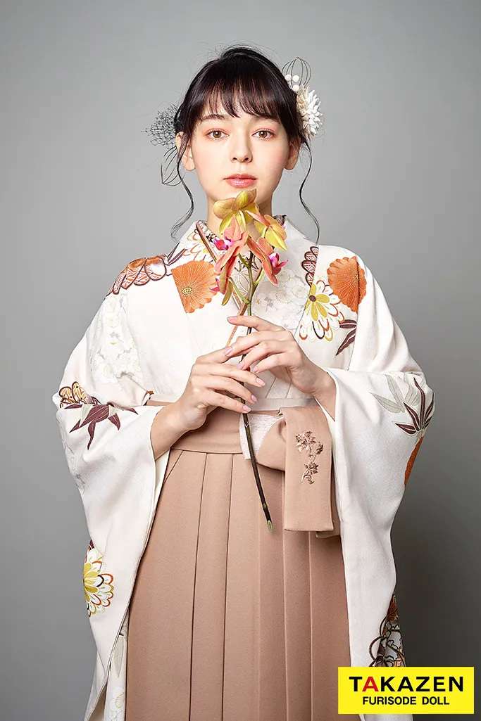 TAKAZENのレンタル袴 正統派古典　クリーム/オフホワイト　菊柄　はんなり　上品　シンプル【通販可】R25035