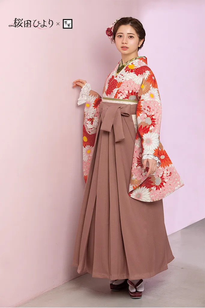 桜田ひより最新作袴
