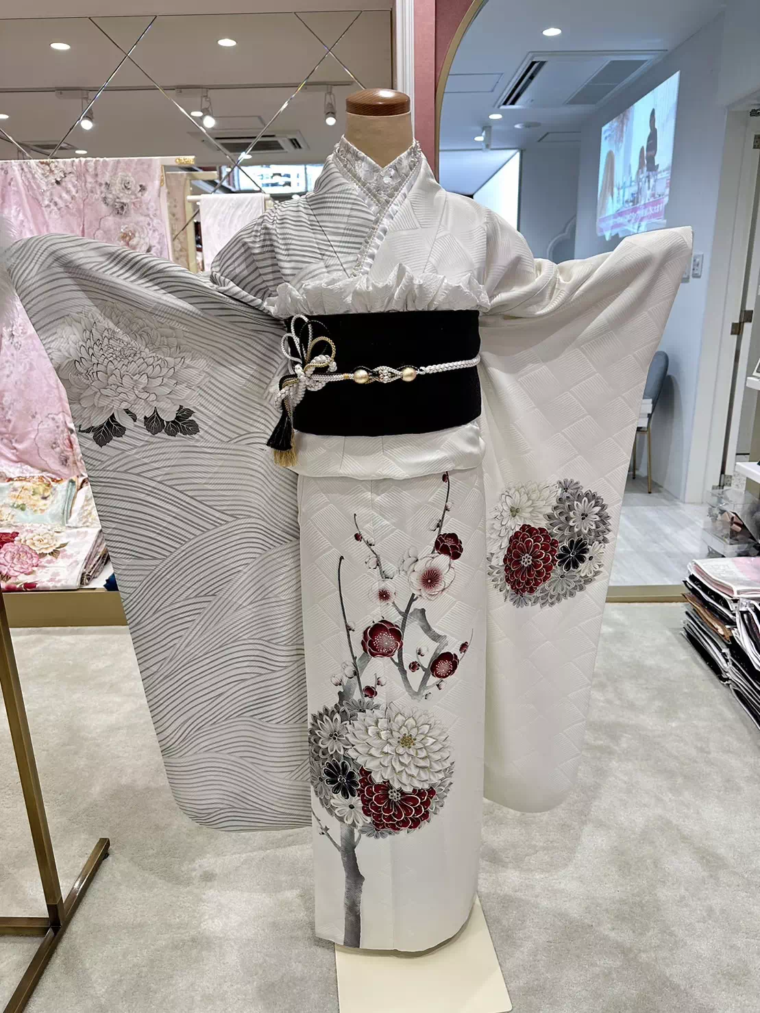 TAKAZEN姫路店　姫路市　成人式　卒業式　袴　振袖　イマドキ振袖　古典柄　口コミ　振袖レンタル　イマドキコーディネート　姫路市振袖レンタル　takazen　2024年成人 2025年成人　成人式　