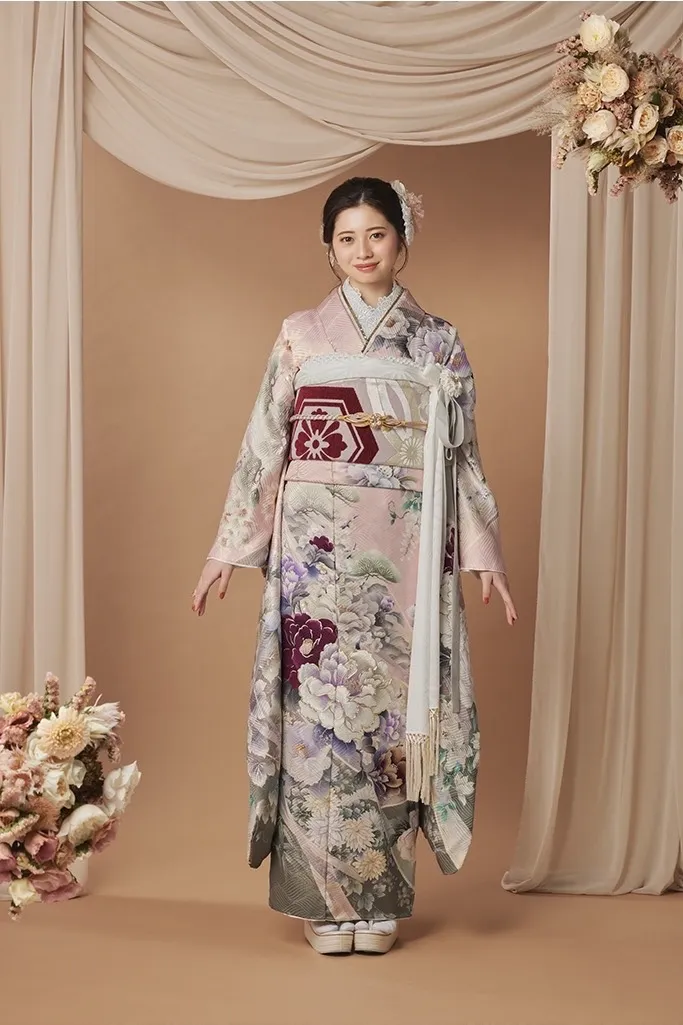 振袖レンタル　奈良　橿原　かわいい　おしゃれ　個性派　かわいい　かっこいい　くすみ　イマドキ　桜田ひより