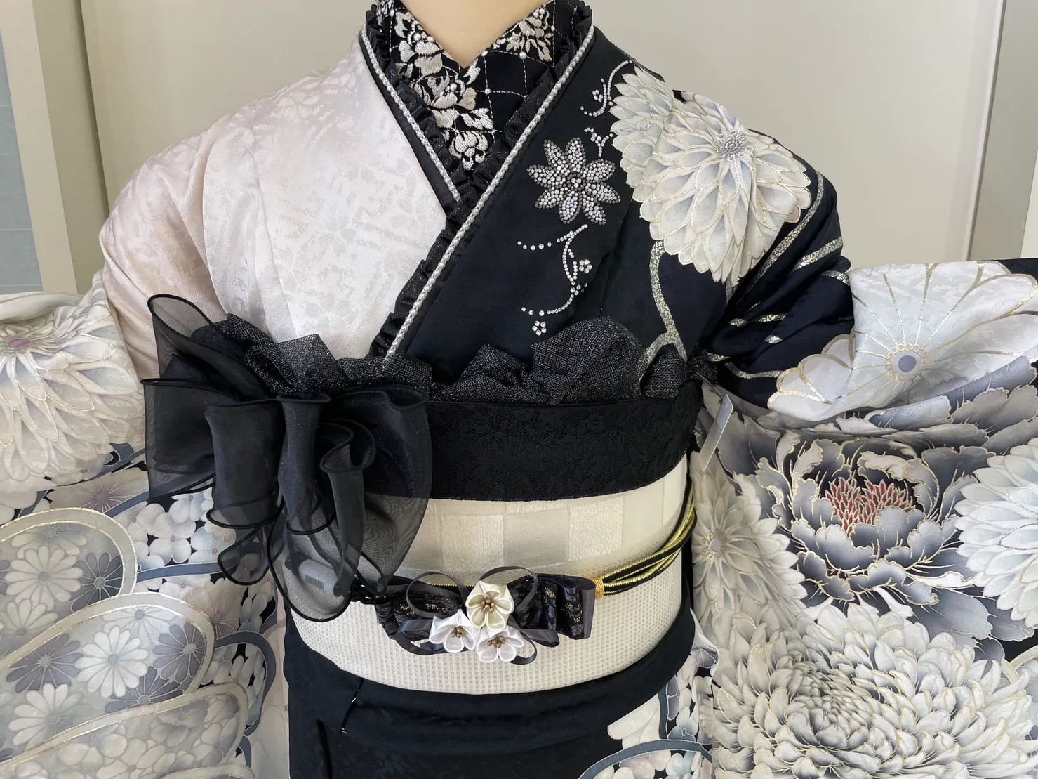 2024　2025　成人式　振袖レンタル　レース　最新小物　中村リサ　着物メーカーブランド　タカゼンオリジナル