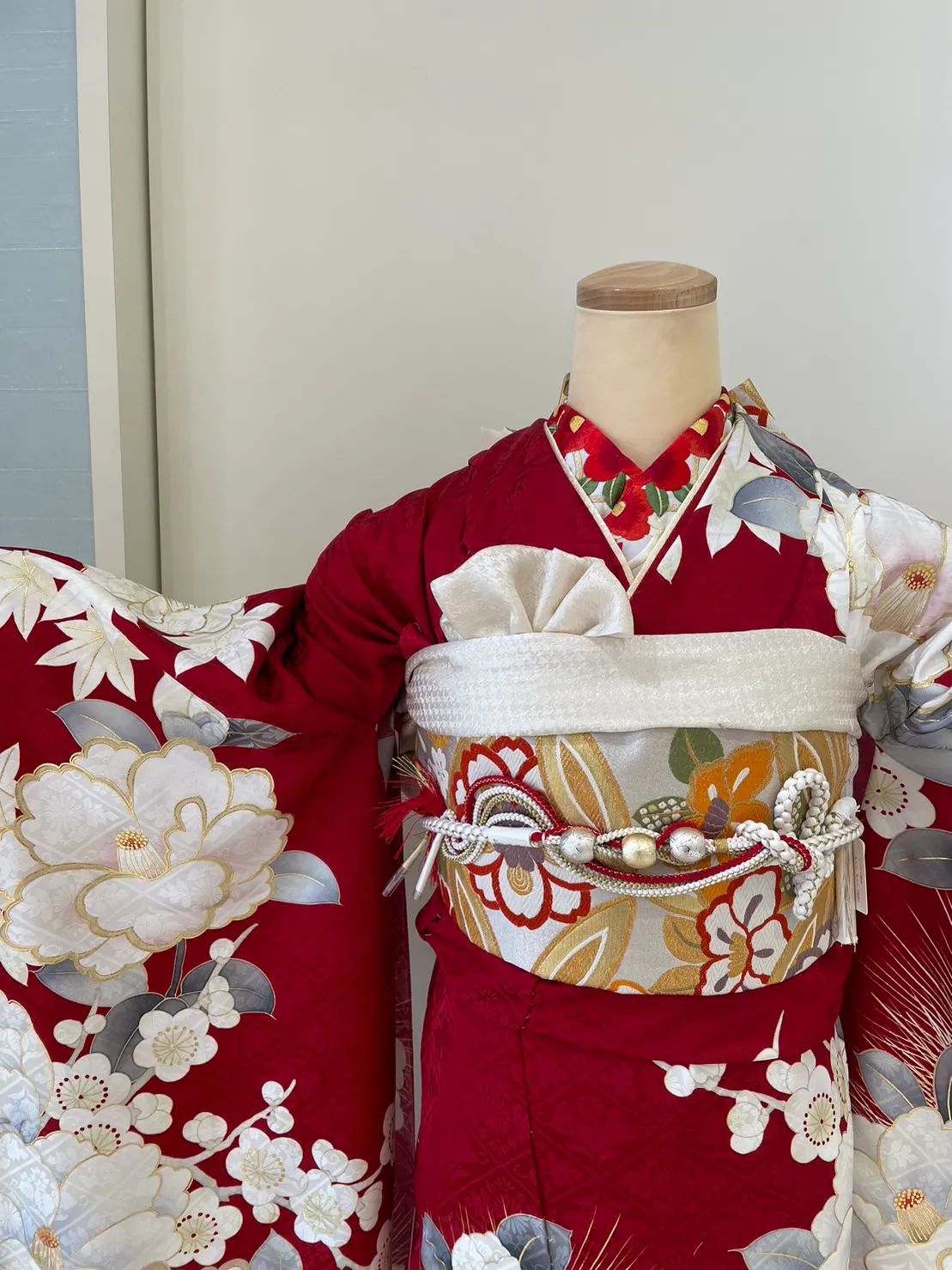 成人式　振袖レンタル　成人式振袖　古典柄　赤色　大柄　カワイイ　オシャレ　綺麗目　大人っぽい