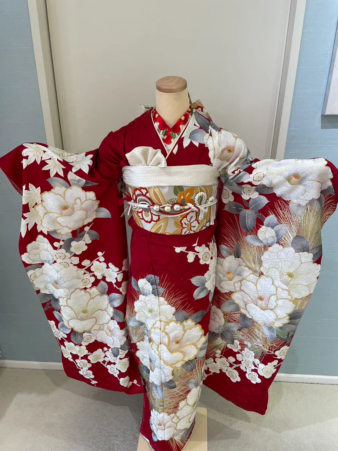 成人式　振袖レンタル　成人式振袖　古典柄　赤色　大柄　カワイイ　オシャレ　綺麗目　大人っぽい