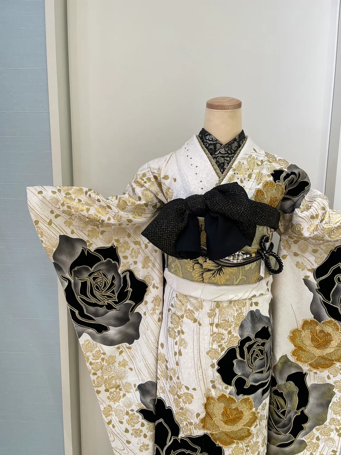 成人式　振袖レンタル　成人式振袖　キラキラ　ヘップ　目立ちたい　オシャレ　イマドキ