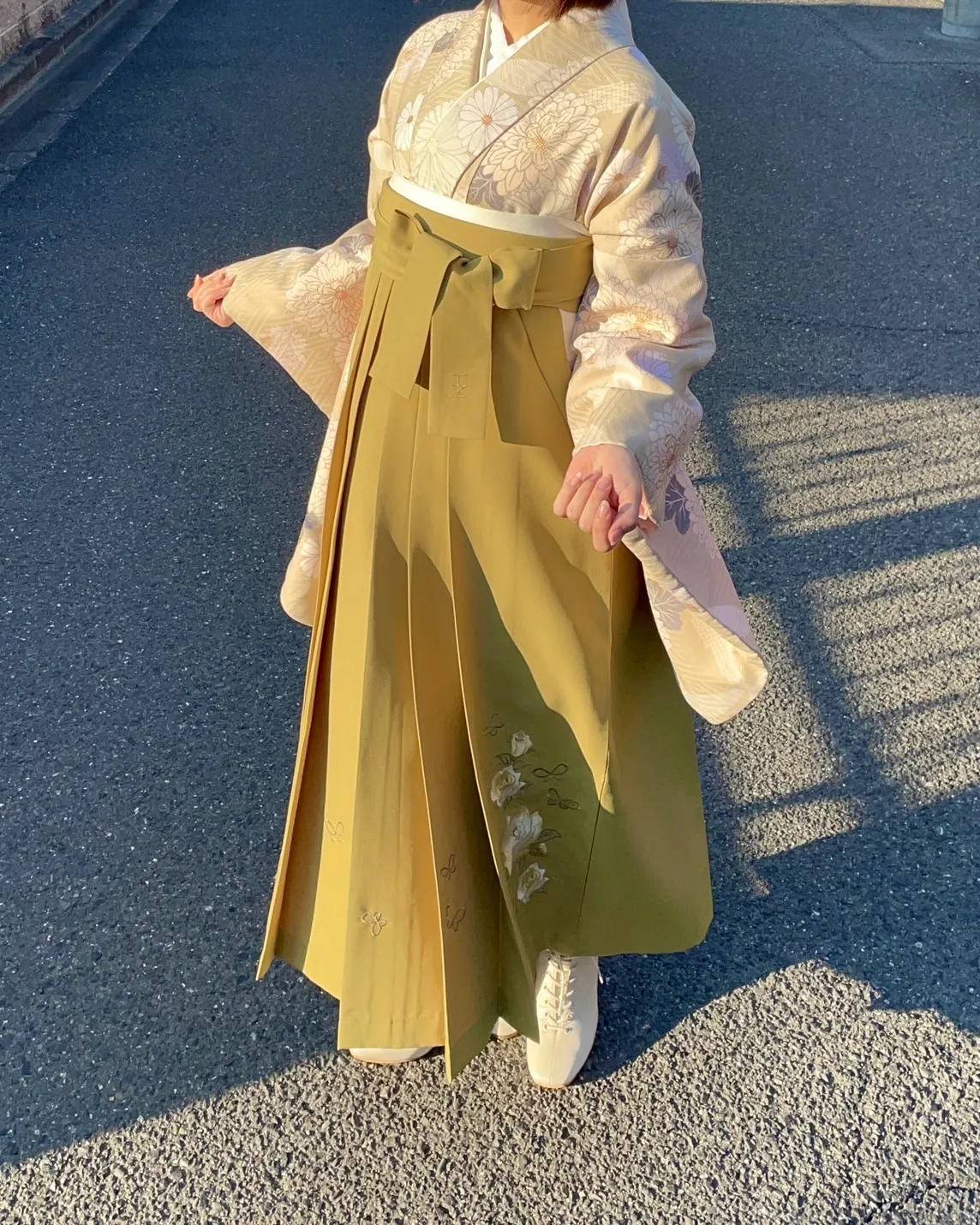 卒業式　袴　春カラー　おしゃれ　かわいい　ブーツコーデ　
