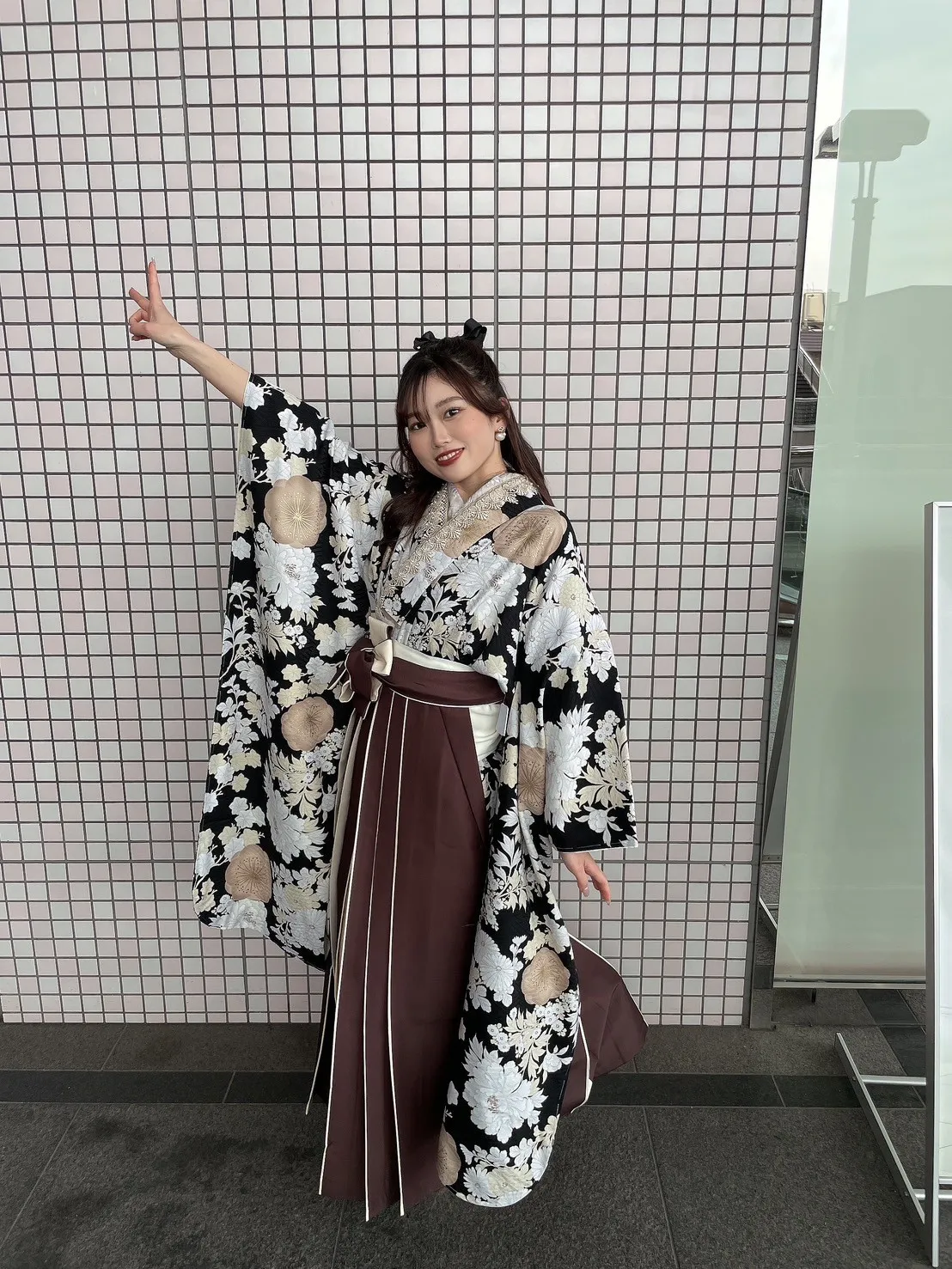 卒業式　袴　袴スタイル　可愛い　キレイ　レトロ　スタイル良い　キラキラ　インスタ映え　映える撮り方　写真　盛れる