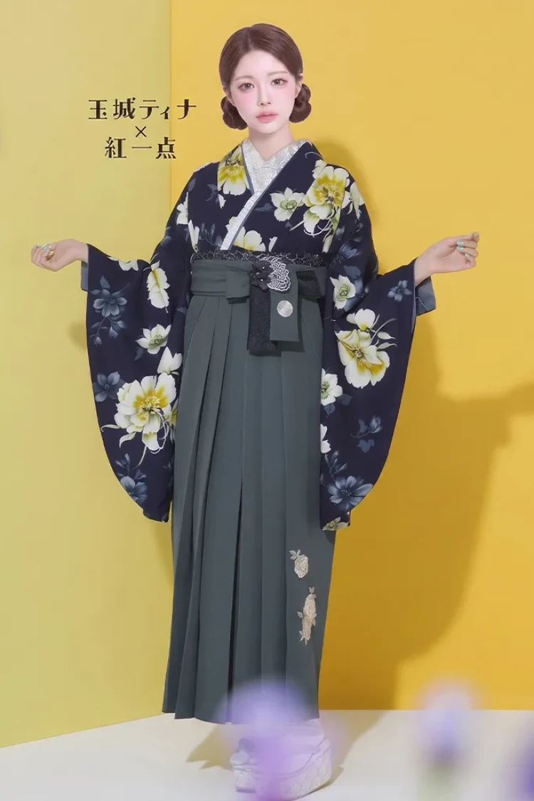 TAKAZENのレンタル袴 玉城ティナ×紅一点ブランド袴　レトロ　紺色/ネイビー　花柄　お洒落　かわいらしい【通販可】R25057