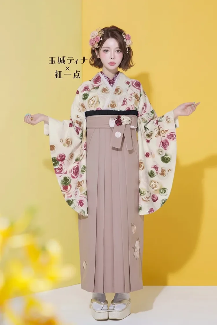 TAKAZENのレンタル袴 玉城ティナ×紅一点ブランド袴 レトロ クリーム/ピンク バラ柄 キュートポップ 個性的 洋風 ラブリー【通販可】R25061