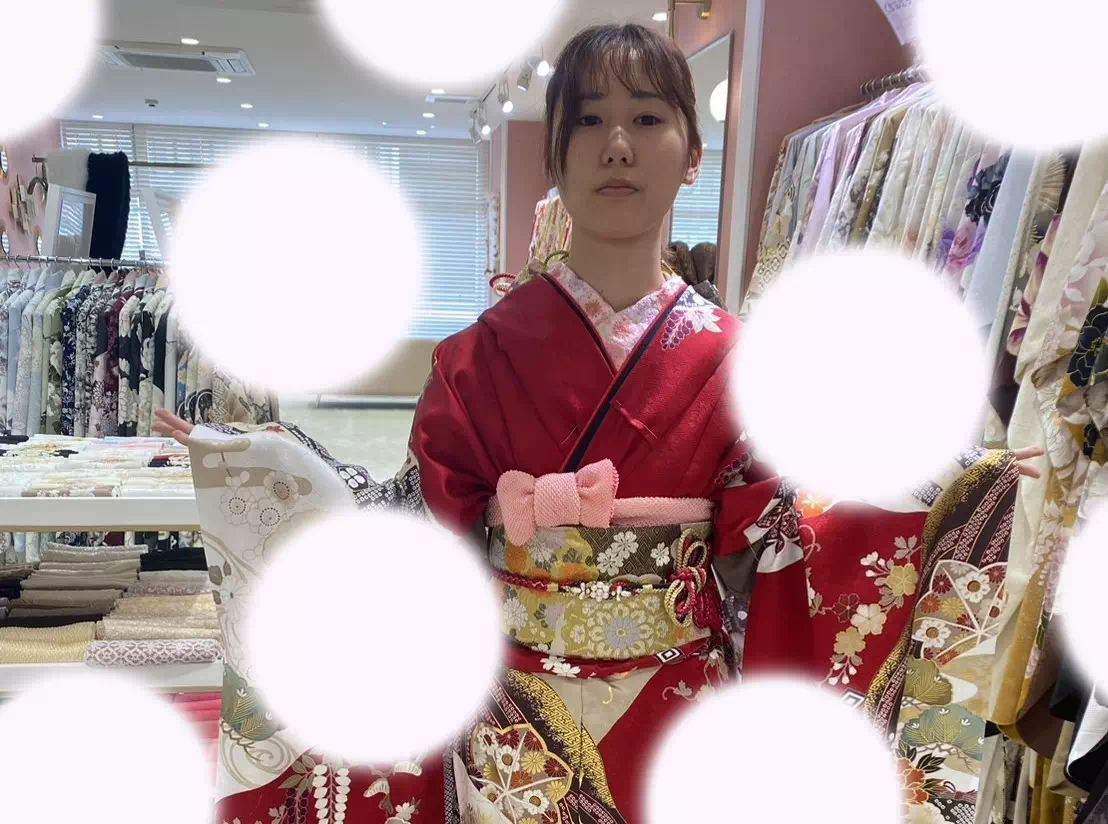 【TAKAZEN姫路店】♡18日　2025年成人式の正統派古典柄の真っ赤な可愛すぎる振袖姫ちゃん♡