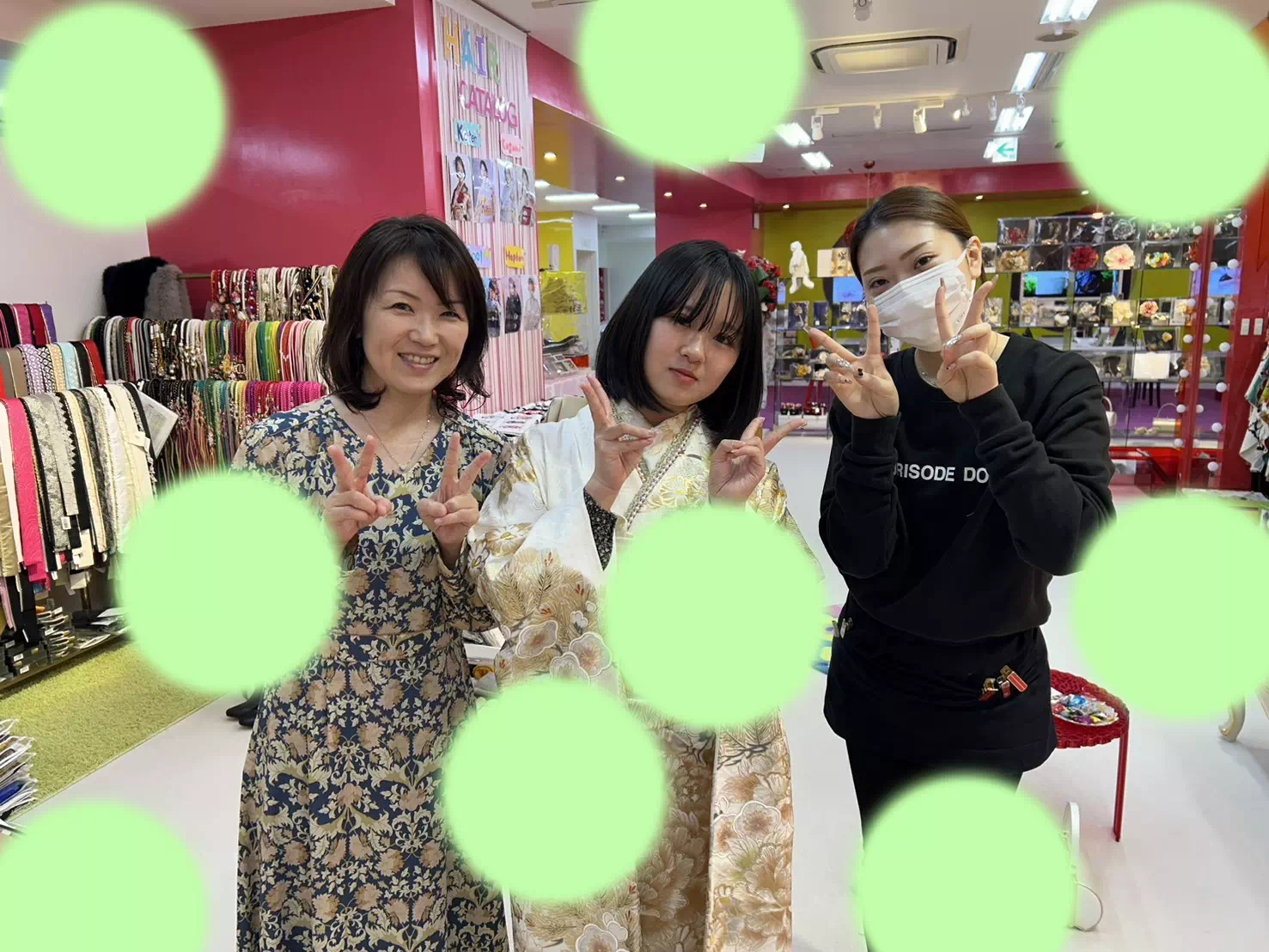 【TAKAZEN神戸三宮店】♡13日　白×金が豪華でとっても可愛い♪イマドキでキラキラな正統派古典のお振袖の姫ちゃん♡