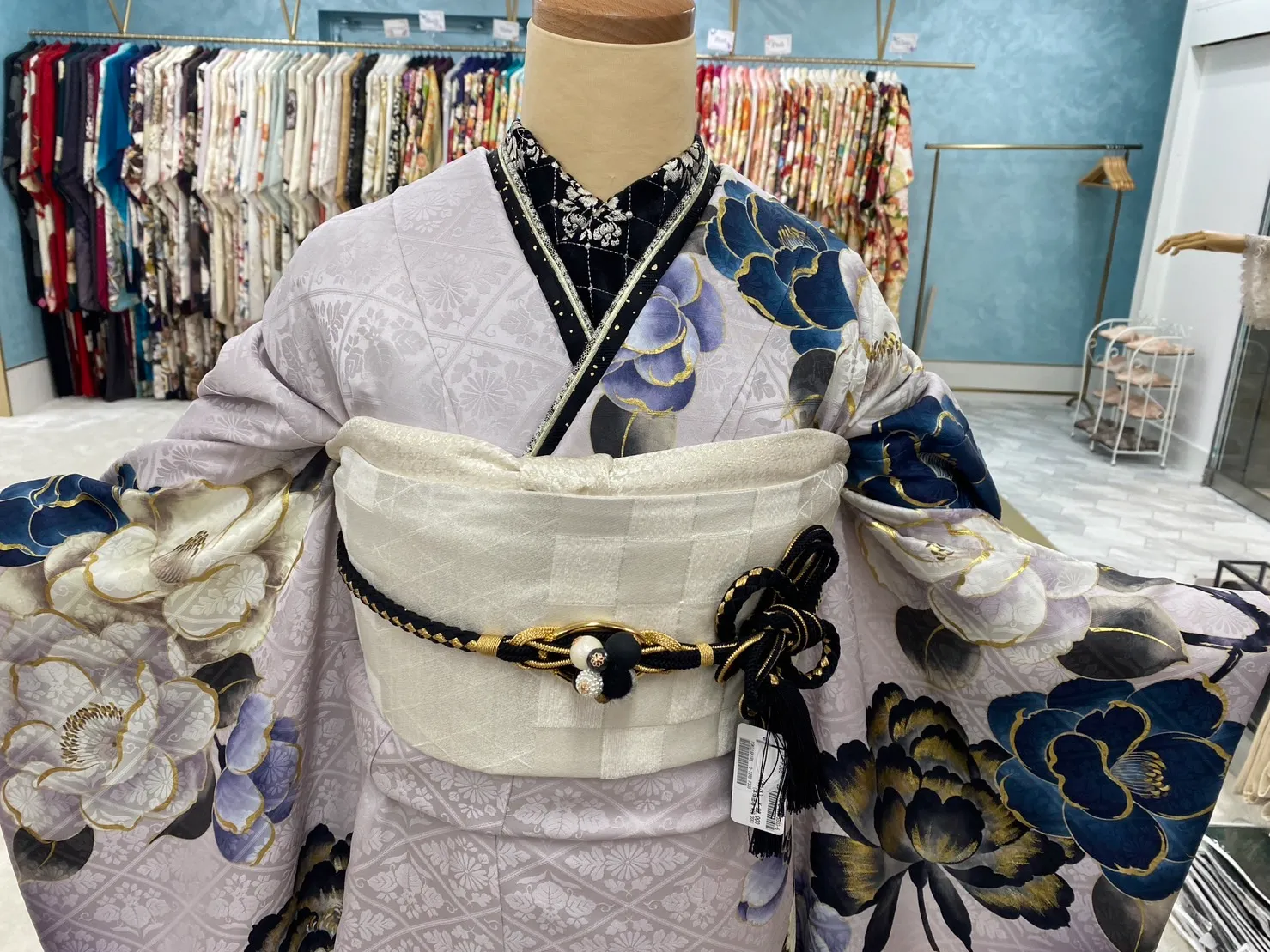 https://www.takazen.jp/furisode/furisode-104491/