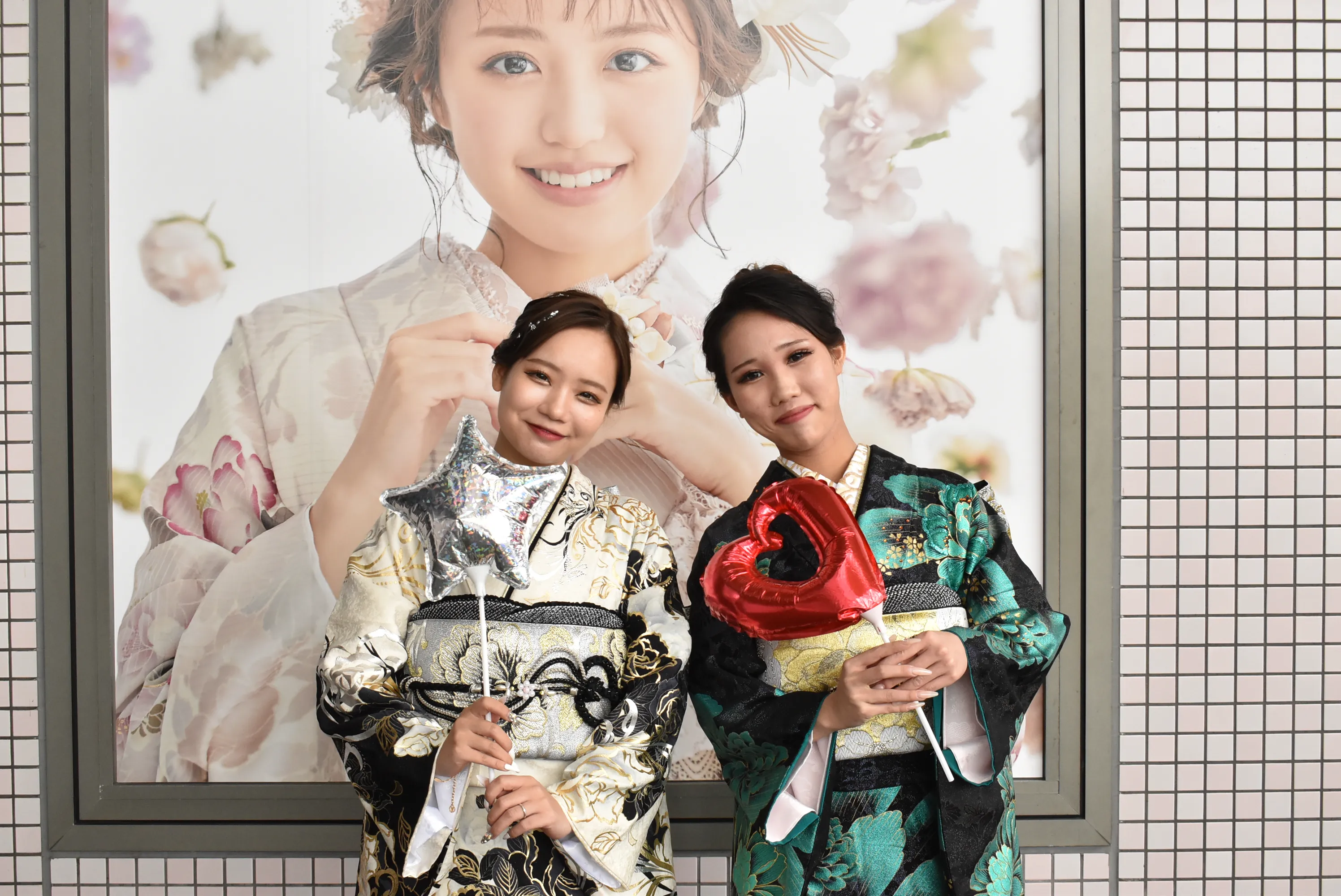 2023年　振袖　前撮り撮影会　TAKAZEN堺店　キラキラ　モード　黒緑　派手カワイイ　カッコいい