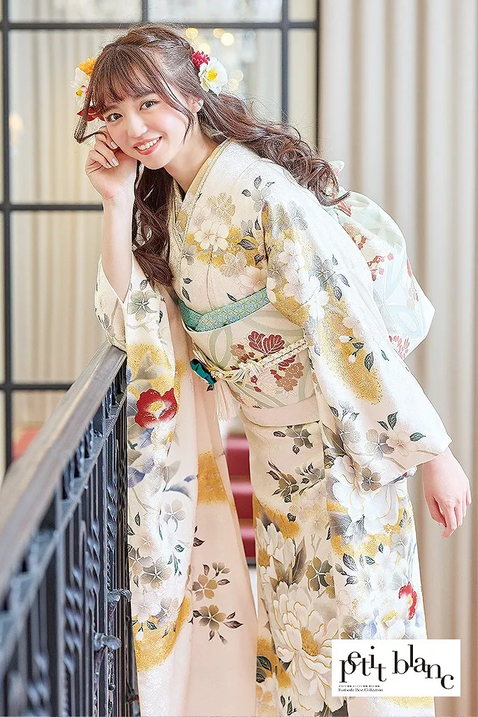 完璧すぎて可愛げがない 正絹☆極甘ピンクに古典柄の四つ身＋トレンディな小物セットで 着物・浴衣・和小物