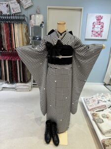 成人式　振袖レンタル　成人式振袖　千鳥柄　シンプル　モノトーン