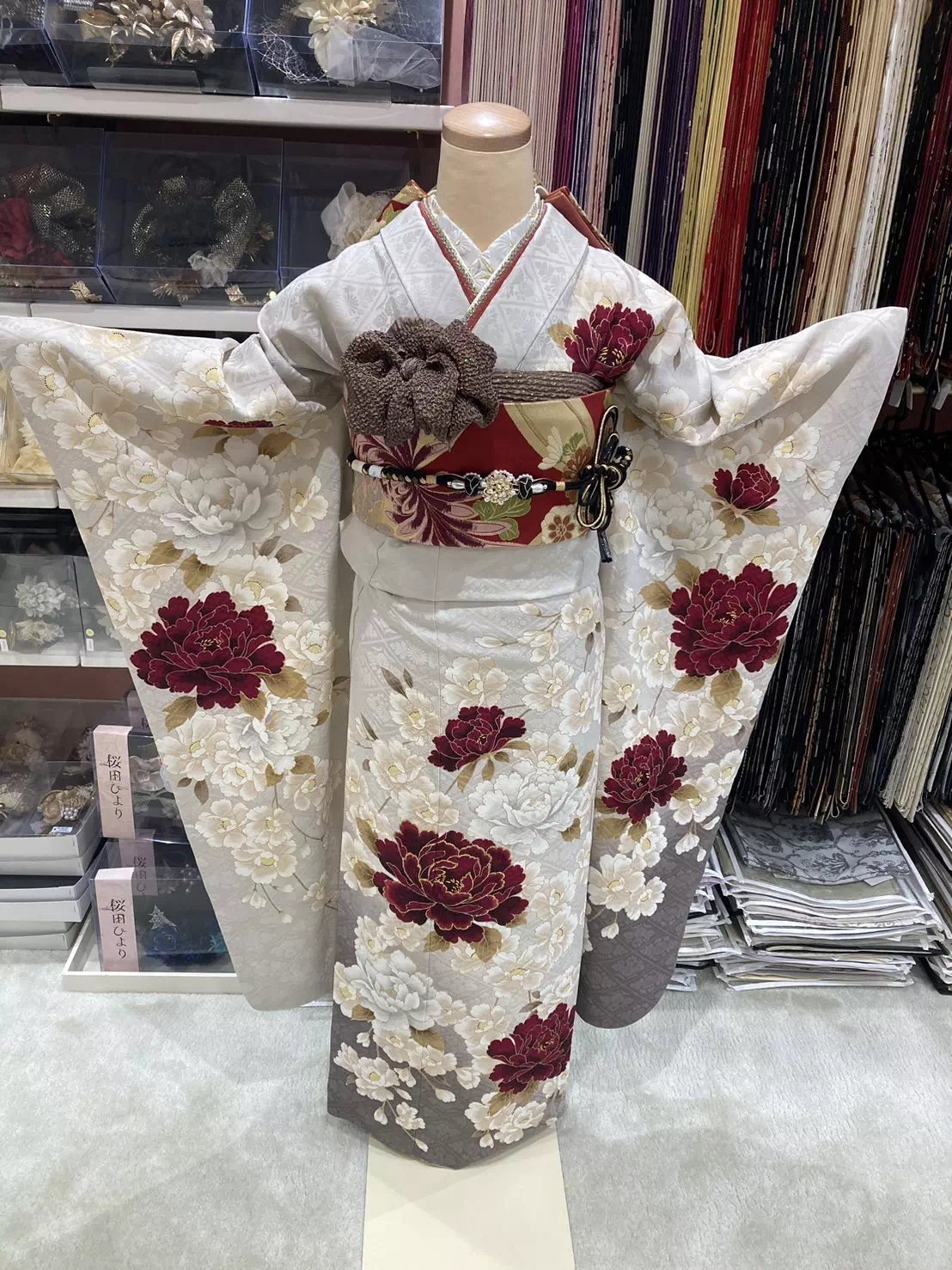 TAKAZEN姫路店　姫路市　成人式　卒業式　袴　振袖　イマドキ振袖　香音　くすみカラー　たつの市　可愛い　