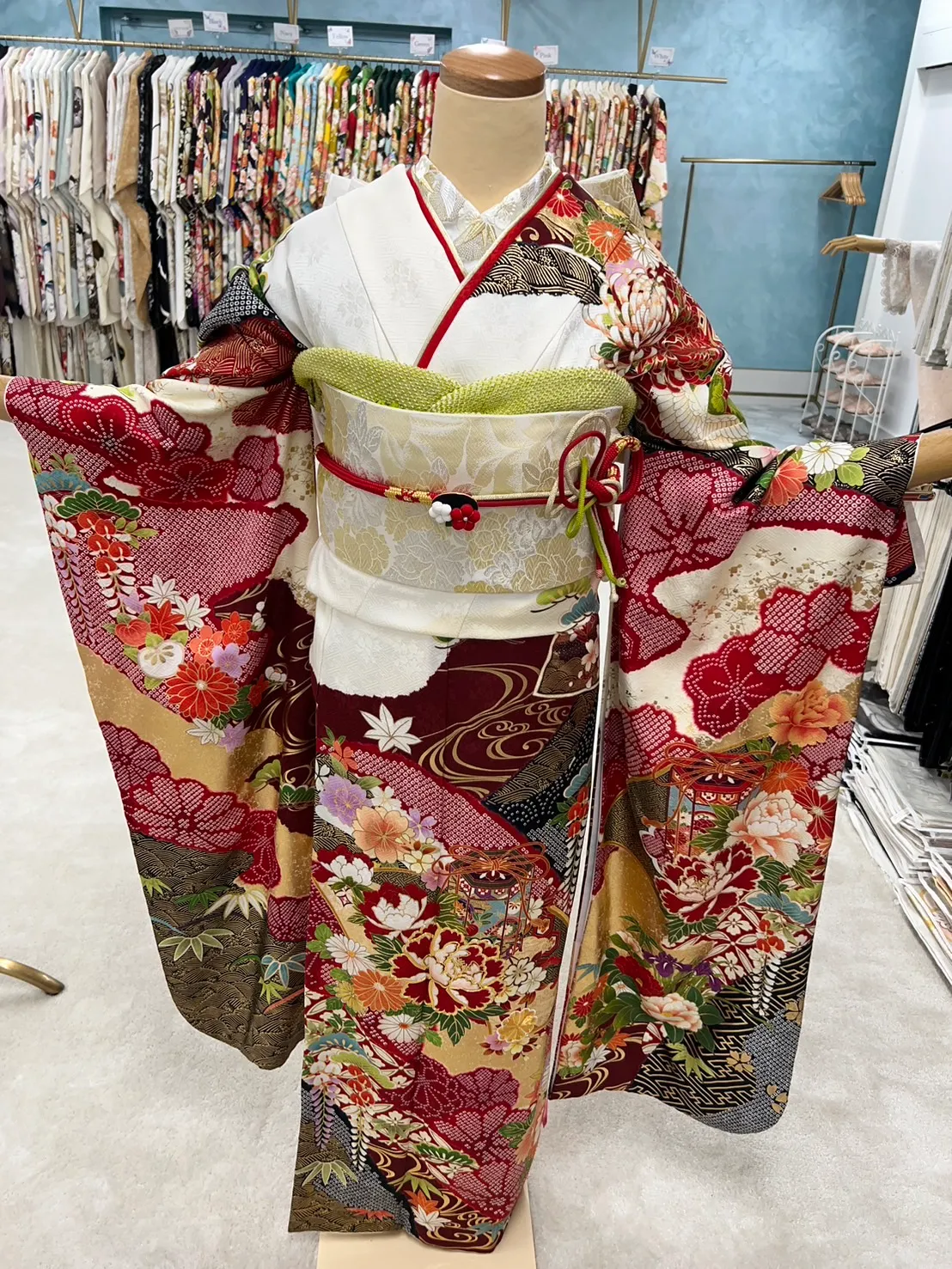 成人式　振袖レンタル　なんば　心斎橋　天王寺　大阪　人気　古典　赤　白