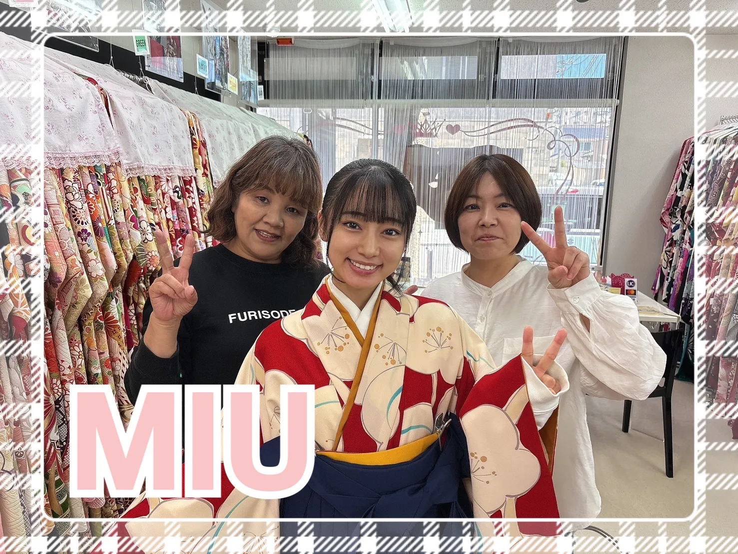 袴　前撮り撮影会　可愛い　おしゃれ　レトロ　赤/白/紅白　梅柄　古風　レトロモダン　かわいい
