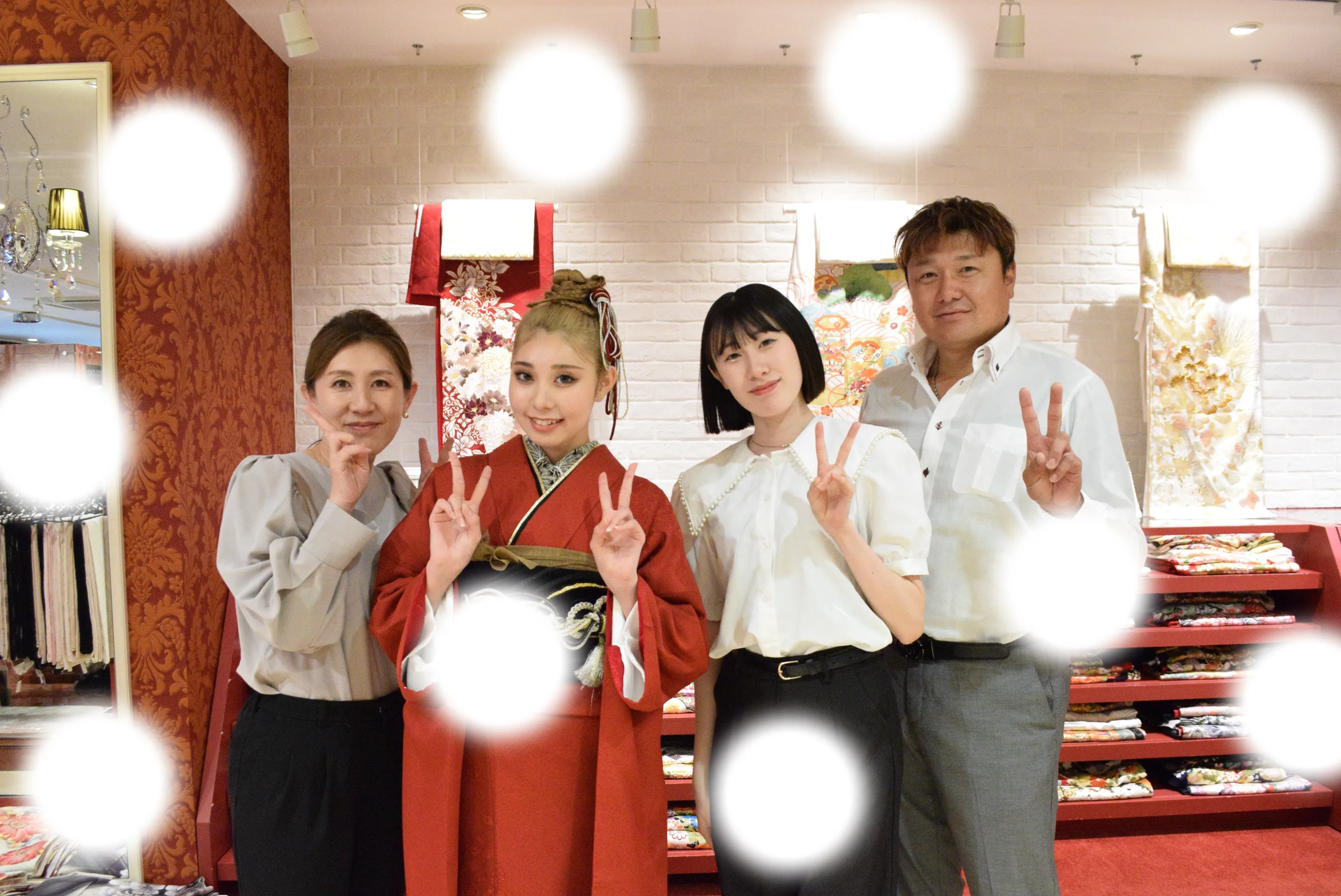 成人式　前撮り　梅田　袴　くすみカラー　かわいい　イマドキ　淡色　ヴィンテージ　赤　タカゼン　撮影