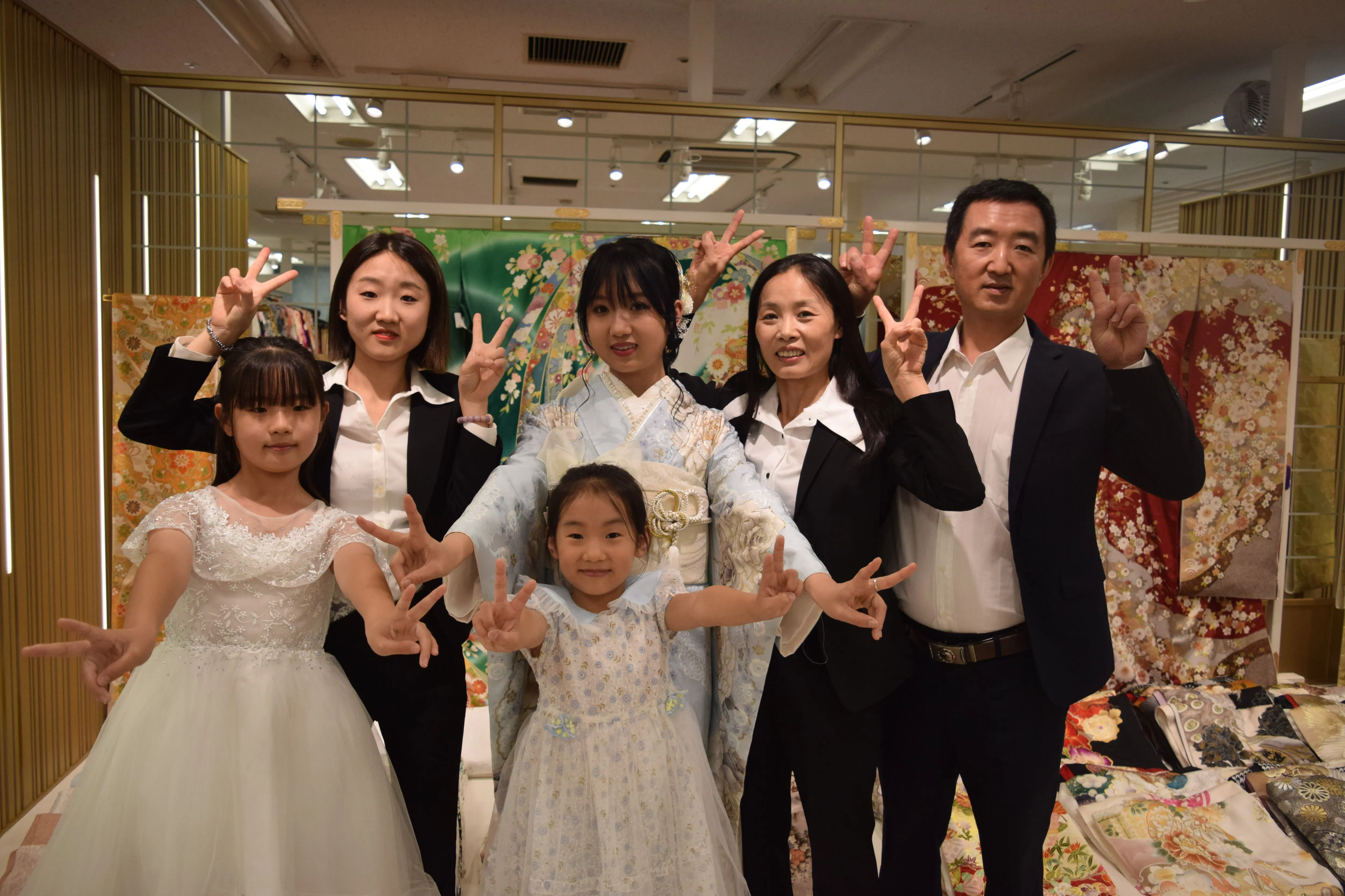 前撮り　振袖　撮影会　オリジナル振袖　水色　キラキラ　かわいい