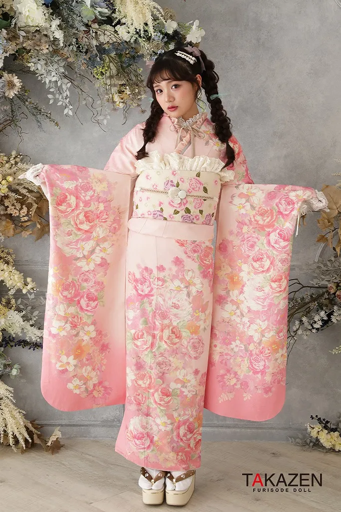 なんば　心斎橋　天王寺　キュートガーリー　ピンク/淡い色　薔薇柄　リズリサ振袖　ゆめかわいい　おしゃれ